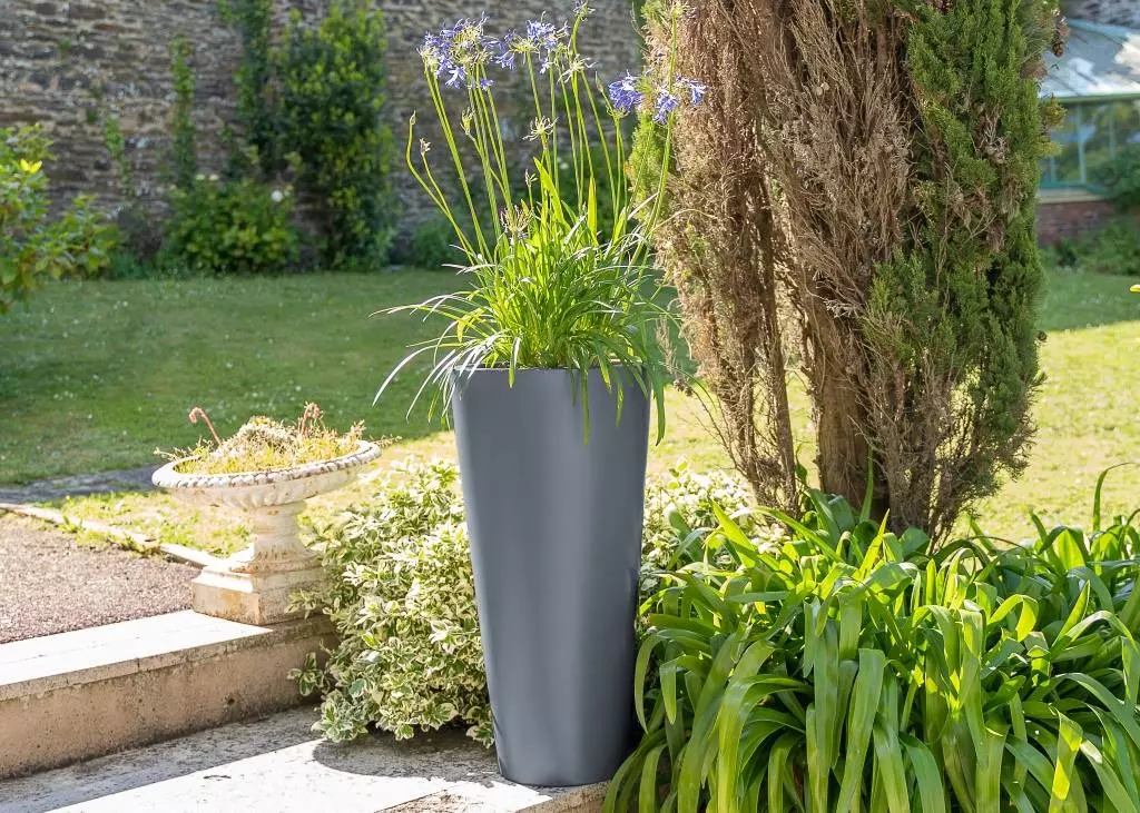 Pot design rond PAPI - Jardinière en polyéthylène haute densité