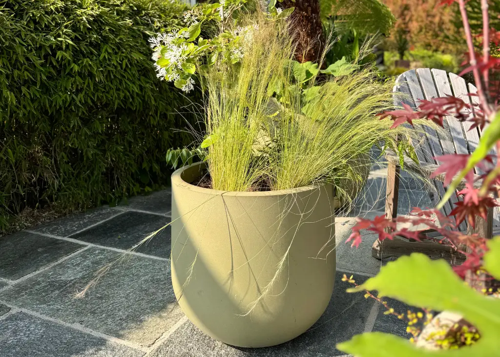Pot Papi Lune : pot de fleurs en PEHD résistant