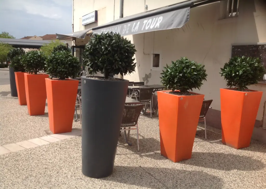 Pot Papi design carré : pot de fleurs haut carré en PEHD made in france