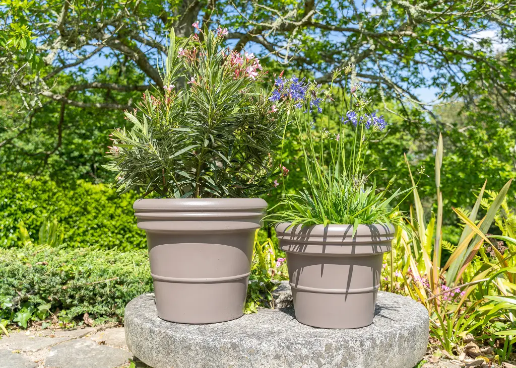 Pot Papi Rond Lisse : pot de fleurs rond extérieur en plastique made in France