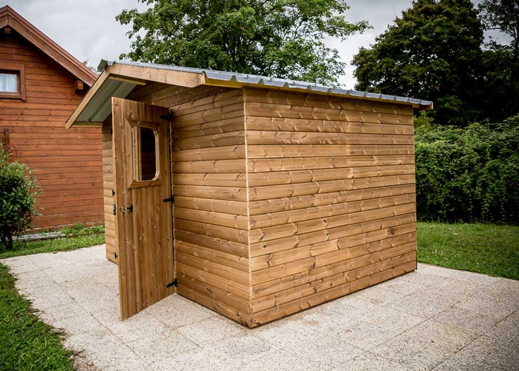 cabanon-en-bois-traite-toit-bac-acier-therma