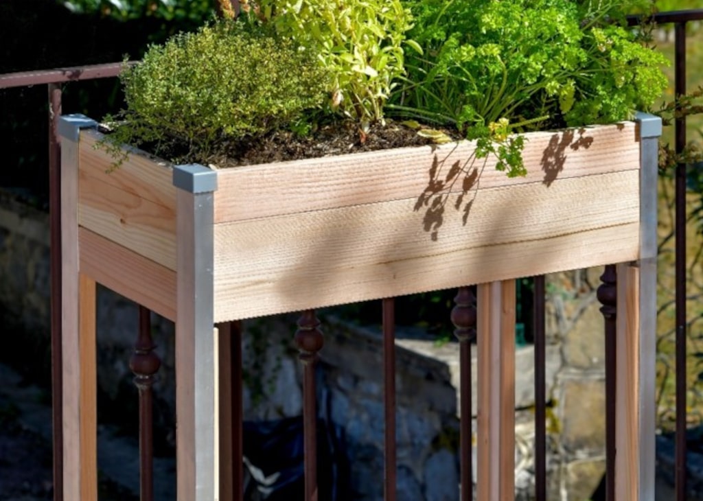 Carré potager en bois sur pieds 60x35x80cm